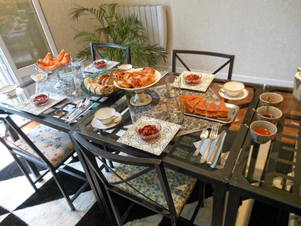 Villa Atmosphere Petit Dejeuner Compris เกรอน็อบล์ ภายนอก รูปภาพ